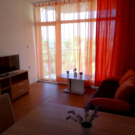 Lägenhetshotell Vlada *